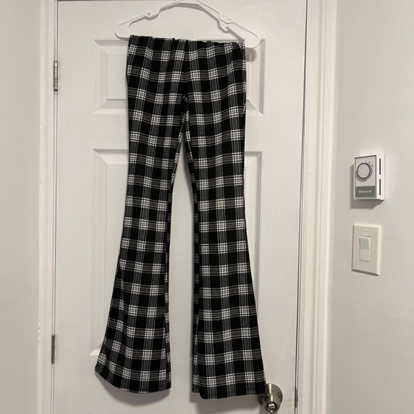 Plaid Pattern Wide Leg - Picture 4 of 4
